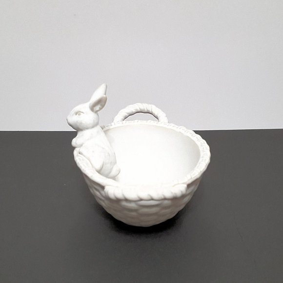 NEW Pottery Barn Bunny Basket Stoneware Candy Bowl 8.5" w x 5" d x 4.75"… - Picture 5 of 7